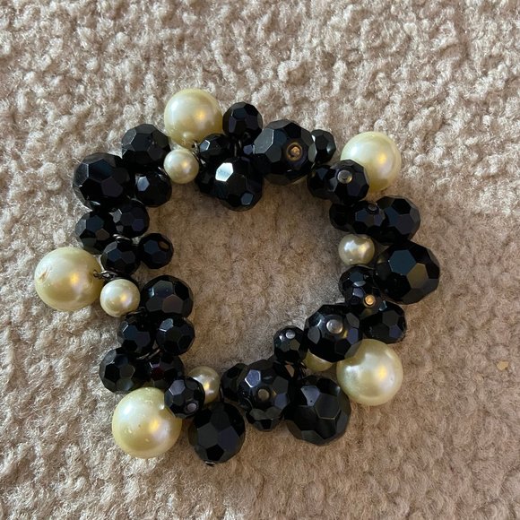 Beautiful black and pearl bracelet - Picture 1 of 1